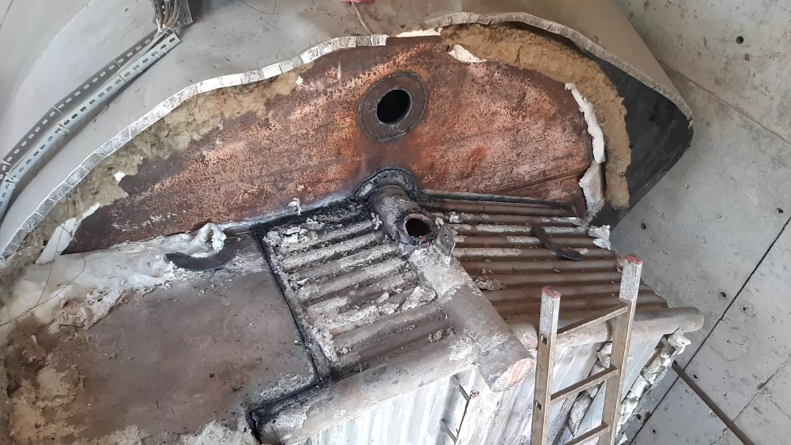 teta marka sıvı yakıtlı boru ve arka ocak değişimi işimiz