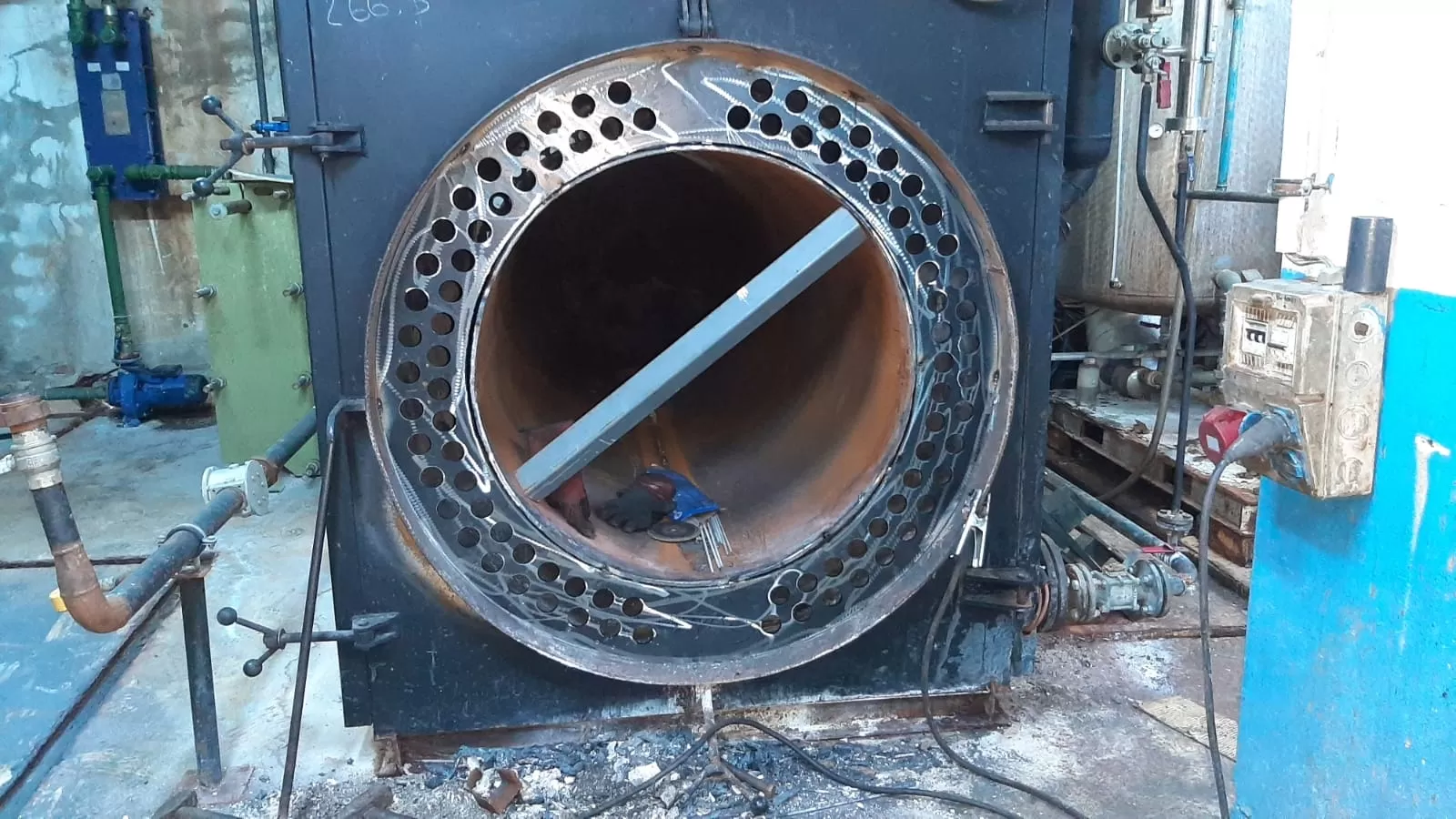 universal kazan ön ayna ve boru değişimi